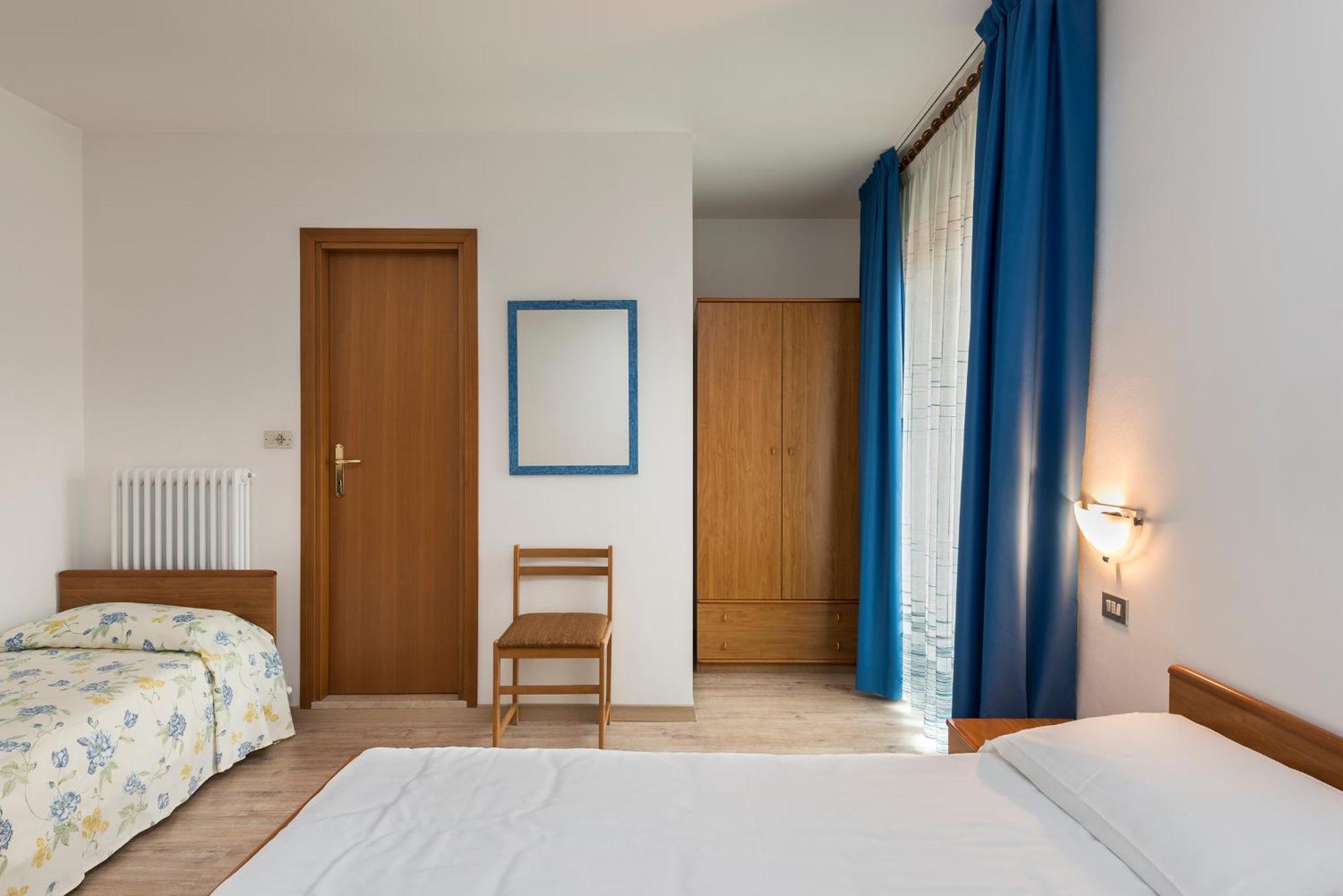 Hotel Villa Al Vento Torbole Sul Garda Ruang foto