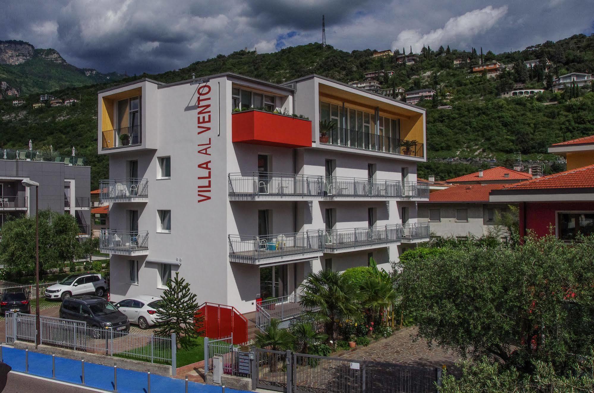 Hotel Villa Al Vento Torbole Sul Garda Bagian luar foto