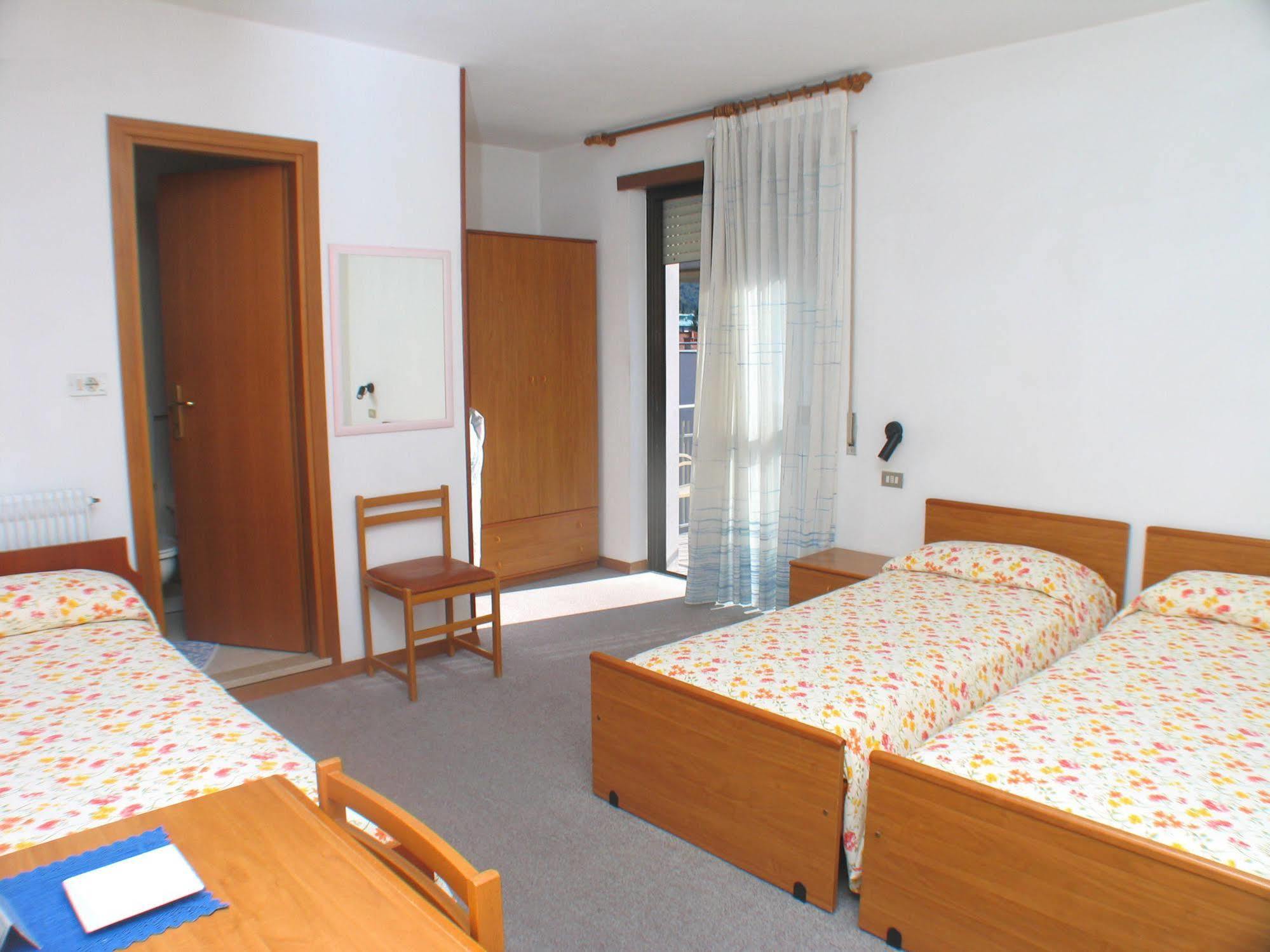 Hotel Villa Al Vento Torbole Sul Garda Bagian luar foto