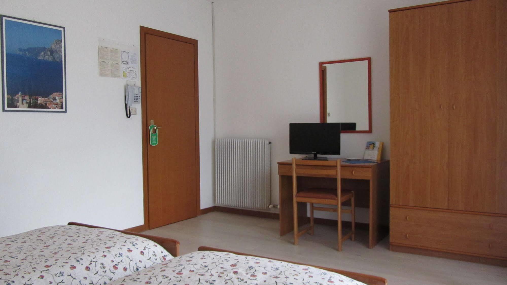 Hotel Villa Al Vento Torbole Sul Garda Bagian luar foto