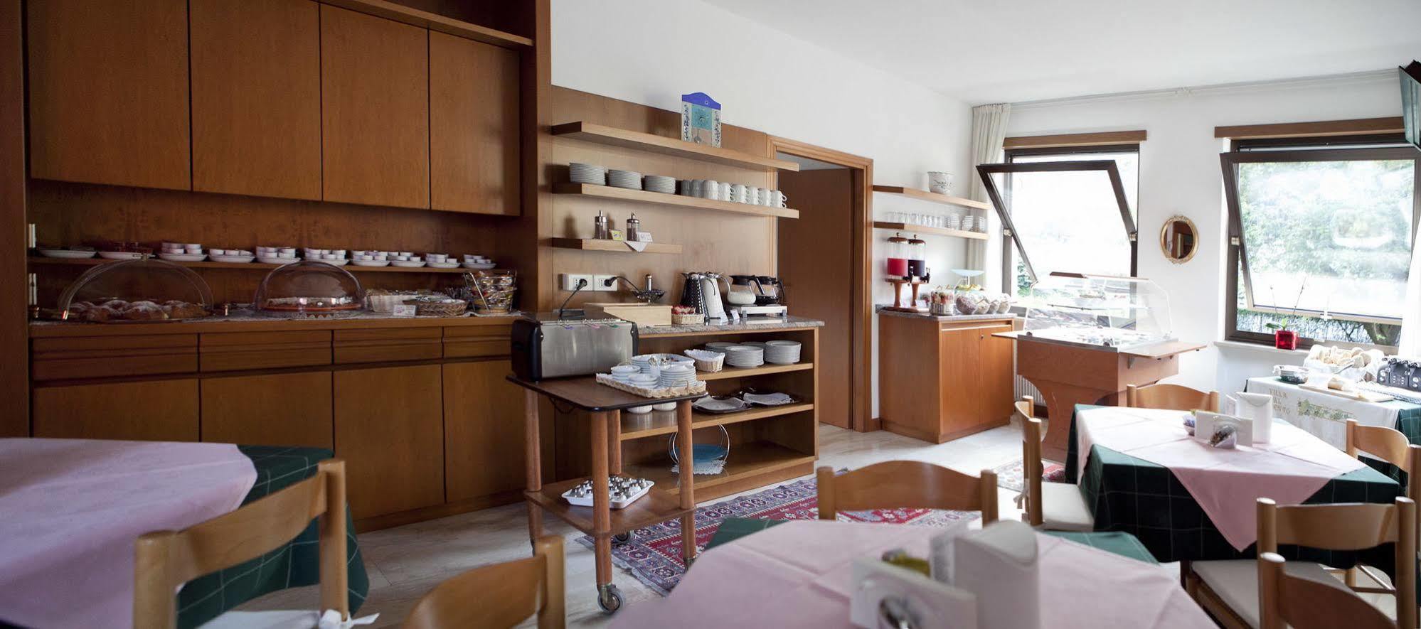 Hotel Villa Al Vento Torbole Sul Garda Bagian luar foto