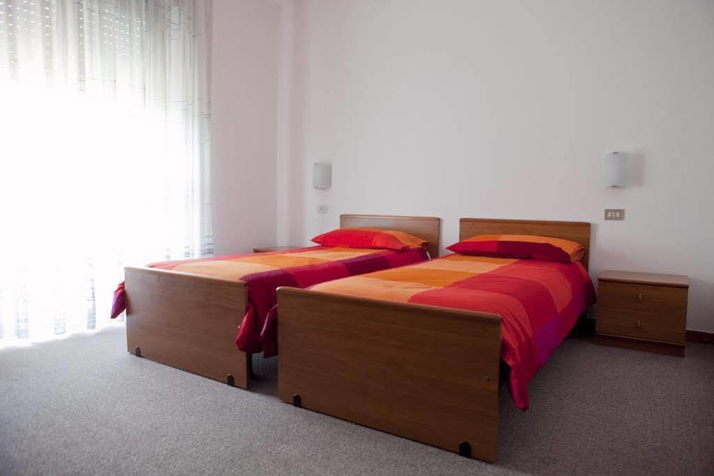 Hotel Villa Al Vento Torbole Sul Garda Bagian luar foto