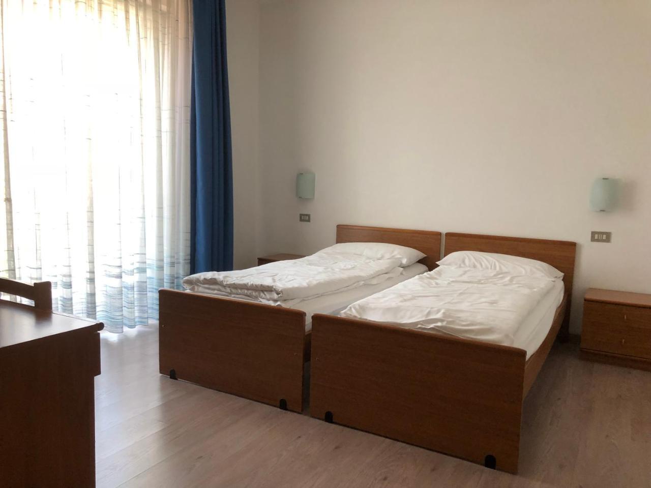 Hotel Villa Al Vento Torbole Sul Garda Bagian luar foto