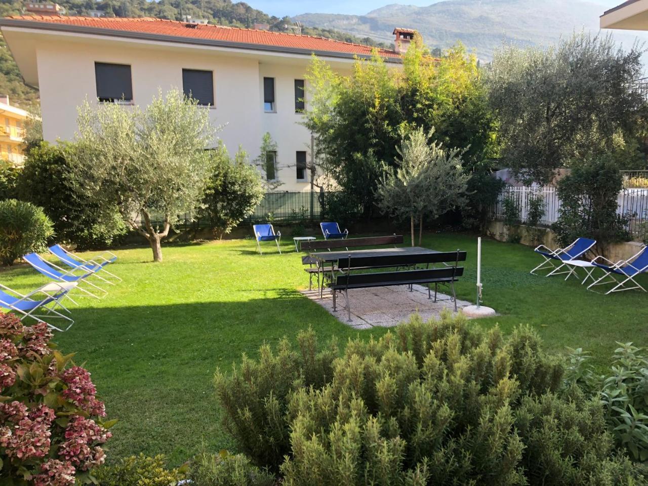 Hotel Villa Al Vento Torbole Sul Garda Bagian luar foto