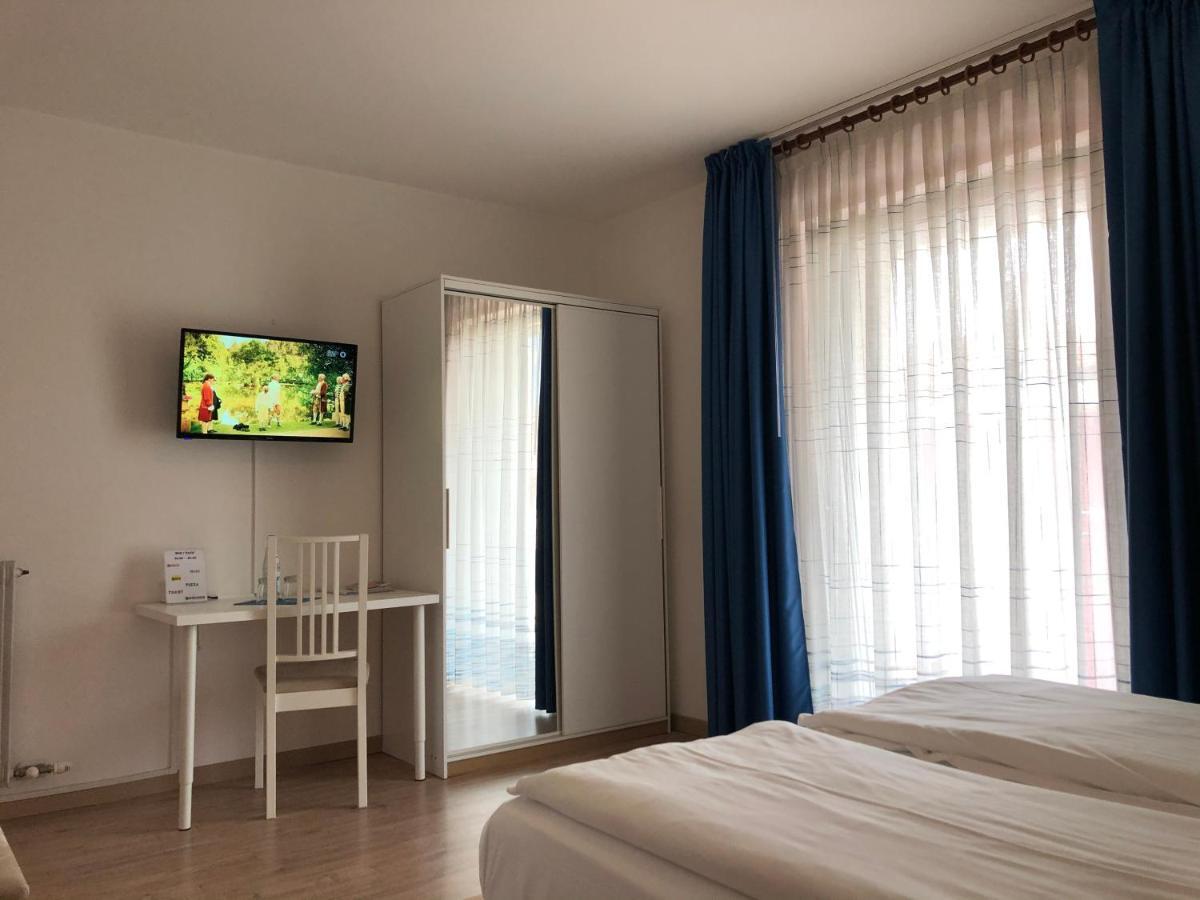 Hotel Villa Al Vento Torbole Sul Garda Bagian luar foto