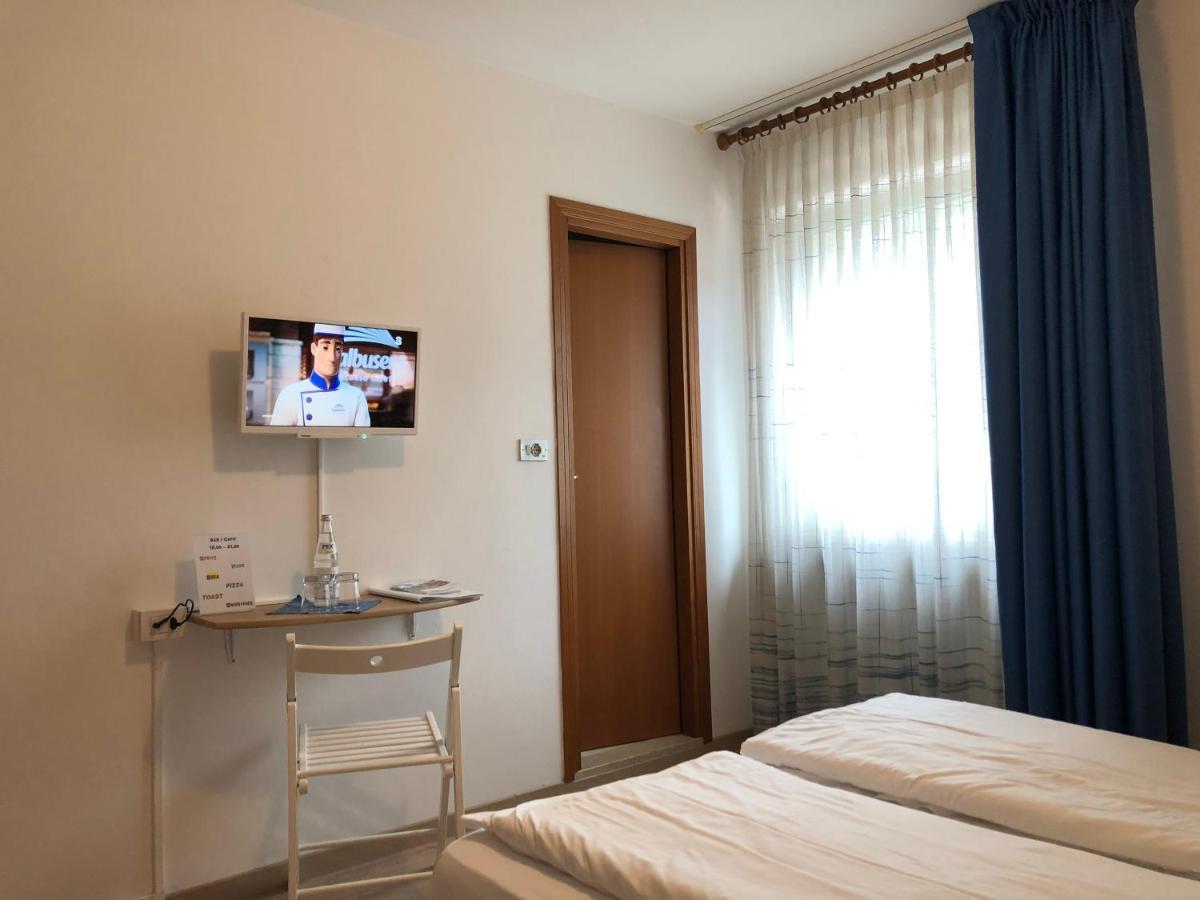 Hotel Villa Al Vento Torbole Sul Garda Bagian luar foto